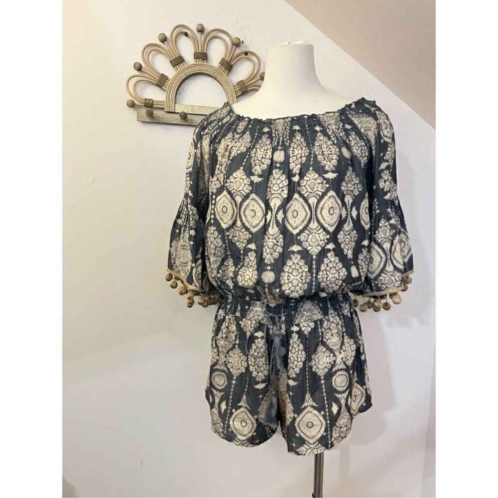 Raga Anthropologie Gray Pom Pom Sleeve Printed Romper S